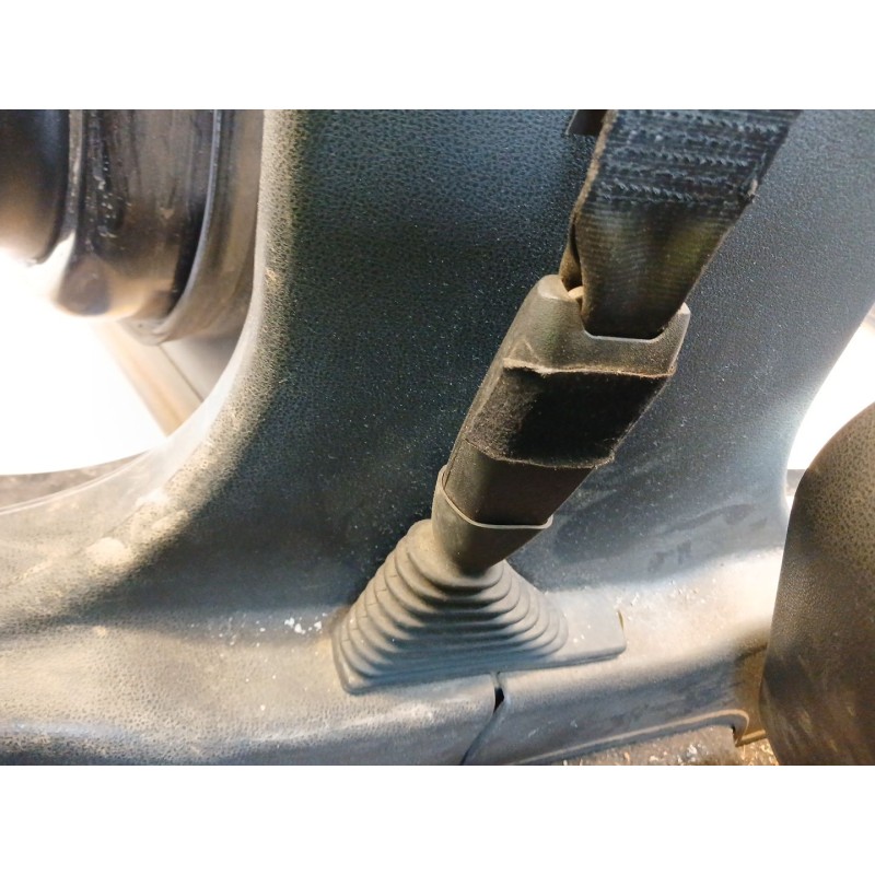 Recambio de cinturon seguridad delantero izquierdo para nissan qashqai i (j10, nj10) 2.0 dci referencia OEM IAM - Negro 2