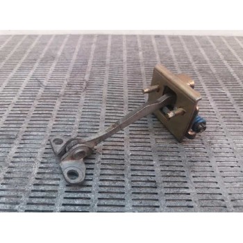 RETENEDOR PUERTA TRASERA IZQUIERDA 