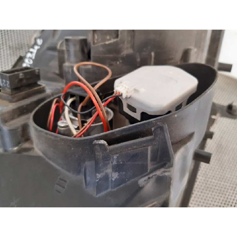 Recambio de faro derecho para opel vectra c berlina comfort referencia OEM IAM - Negro 2