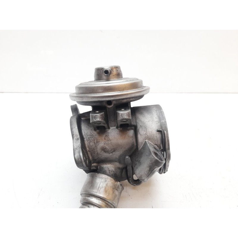 Recambio de valvula egr para mercedes-benz clase c (w203) berlina 270 cdi (203.016) referencia OEM IAM A6110900754  