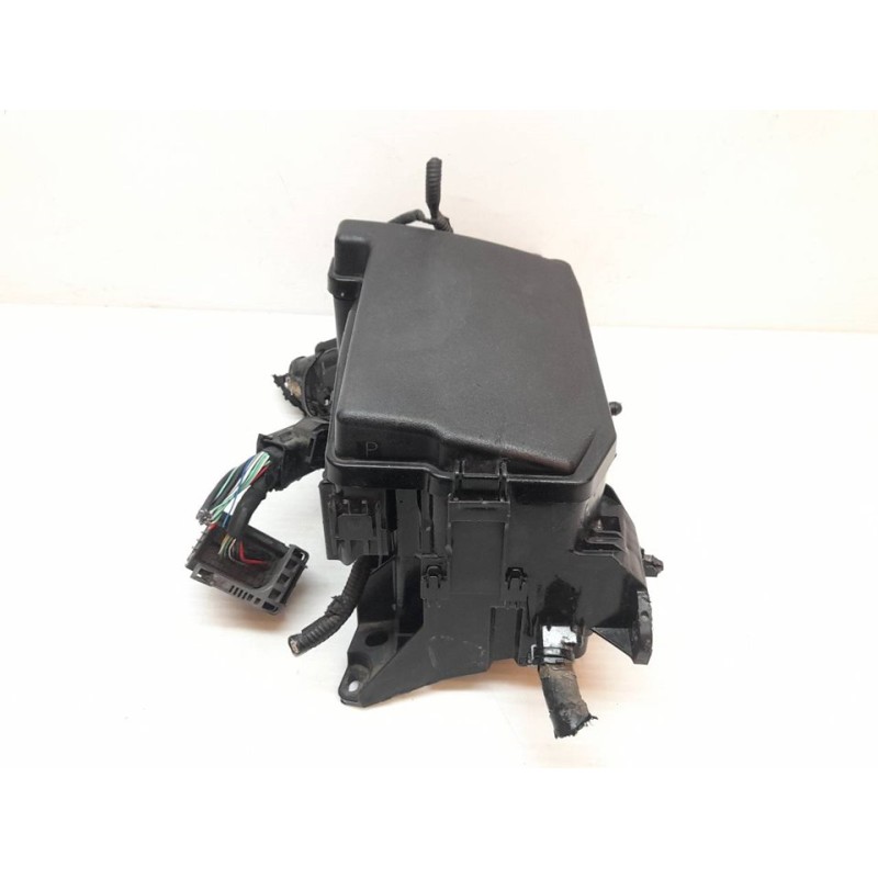 Recambio de caja reles / fusibles para toyota prius (nhw30) plug-in hybrid advance referencia OEM IAM 8264147090 - Blanco 2