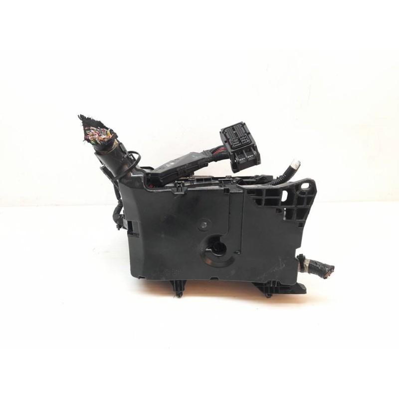 Recambio de caja reles / fusibles para toyota prius (nhw30) plug-in hybrid advance referencia OEM IAM 8264147090 - Blanco 3