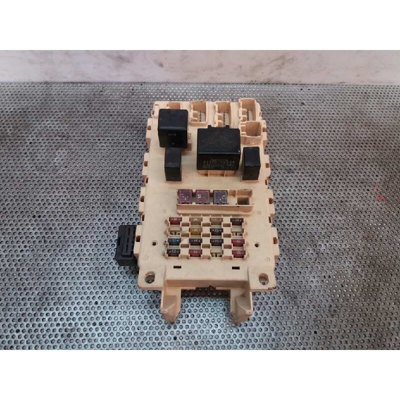 Recambio de caja reles / fusibles para toyota yaris (ncp1/nlp1/scp1) 1.0 cat referencia OEM IAM 8198050020 9098704006 