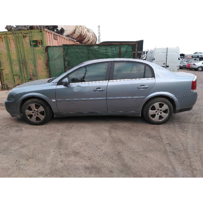 opel vectra c berlina del año 2004