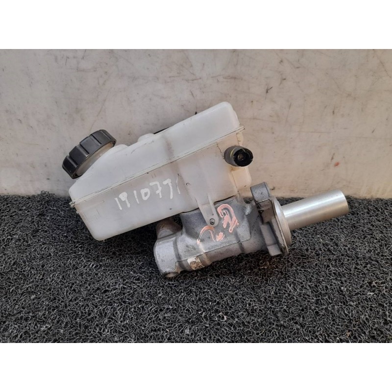 Recambio de bomba freno para dacia duster ambiance 4x4 referencia OEM IAM - Blanco 3