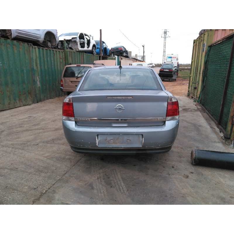 opel vectra c berlina del año 2004