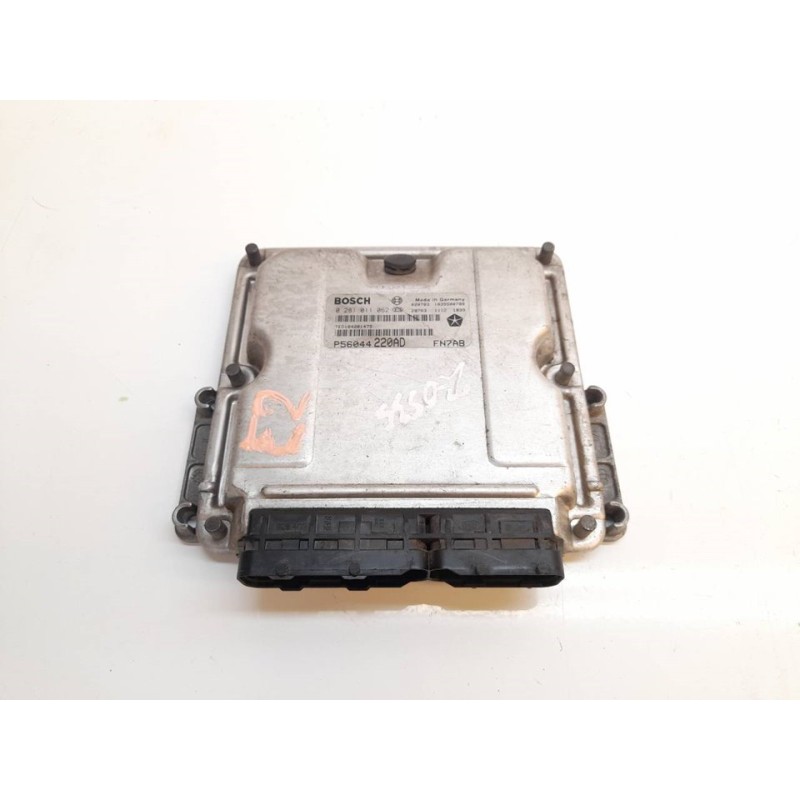 Recambio de centralita motor uce para chrysler jeep cherokee (kj) 2.5 crd sport referencia OEM IAM 0281011062 P56044220AD BOSCH - Negro