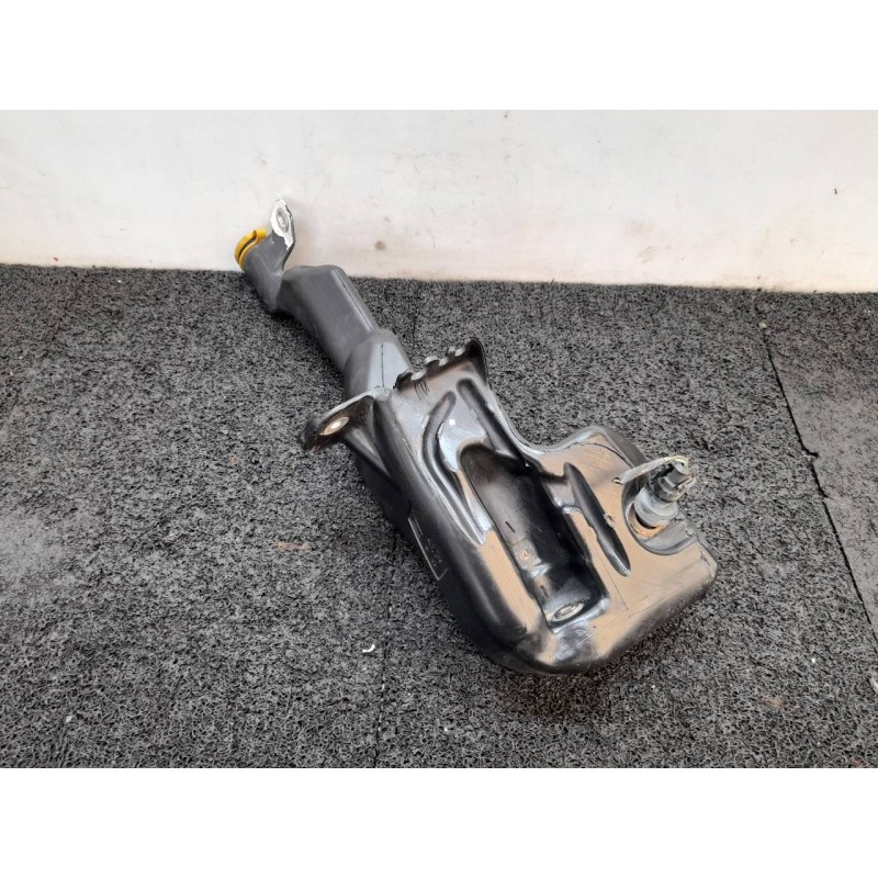 Recambio de deposito limpia para opel astra twin top cosmo referencia OEM IAM - Blanco 2