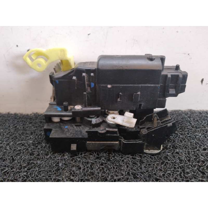Recambio de cerradura puerta trasera derecha para dacia duster ambiance 4x4 referencia OEM IAM - Blanco 6