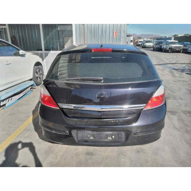 opel astra h berlina del año 2004
