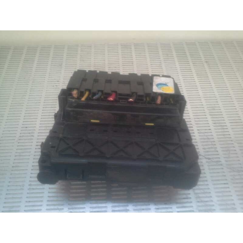 Recambio de caja reles / fusibles para peugeot 206 sw 1.6 16v cat referencia OEM IAM - Blanco 3