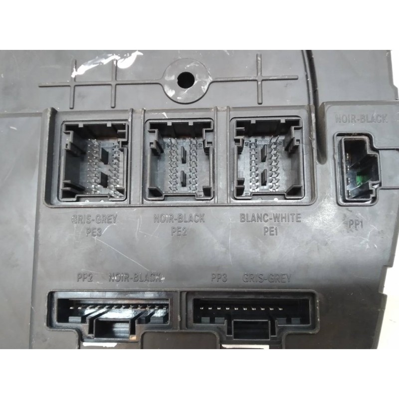 Recambio de caja reles / fusibles para renault scenic ii 1.5 dci diesel referencia OEM IAM 8200309690 S118400220D - Gris 4