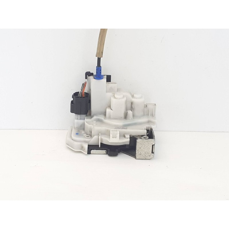 Recambio de cerradura puerta delantera derecha para fiat doblo easy referencia OEM IAM 51817366  