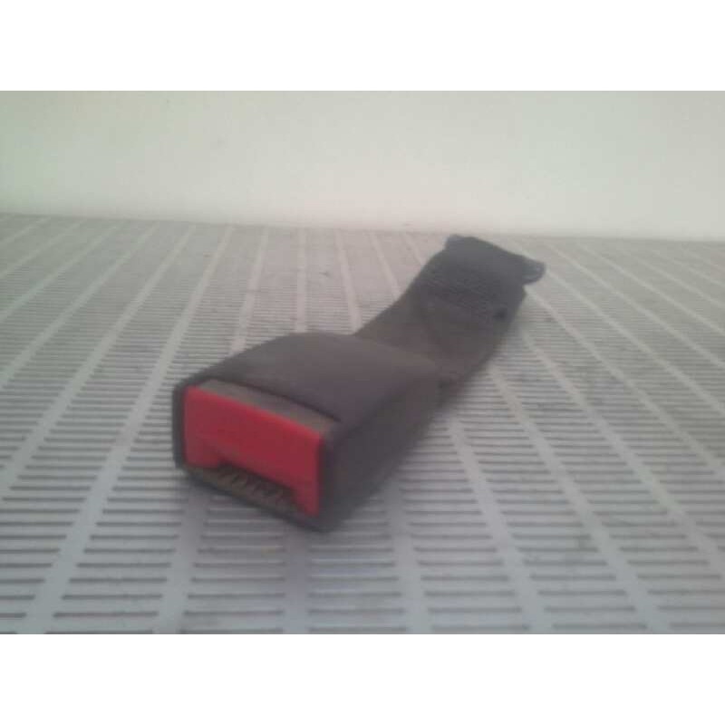 Recambio de enganche cinturon trasero central para peugeot 206 sw 1.6 16v cat referencia OEM IAM   