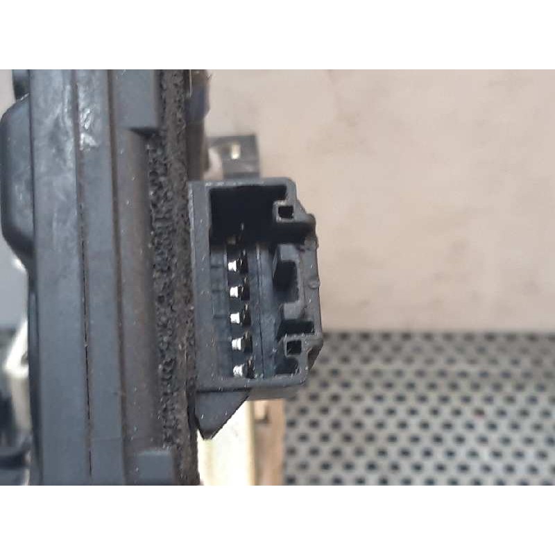 Recambio de cerradura puerta trasera derecha para mazda 2 berlina (dy) referencia OEM IAM  91302 5