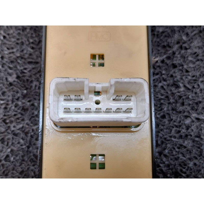 Recambio de mando elevalunas delantero izquierdo para hyundai santa fe (sm) 2.0 gls crdi 4x4 referencia OEM IAM 9357026000 2