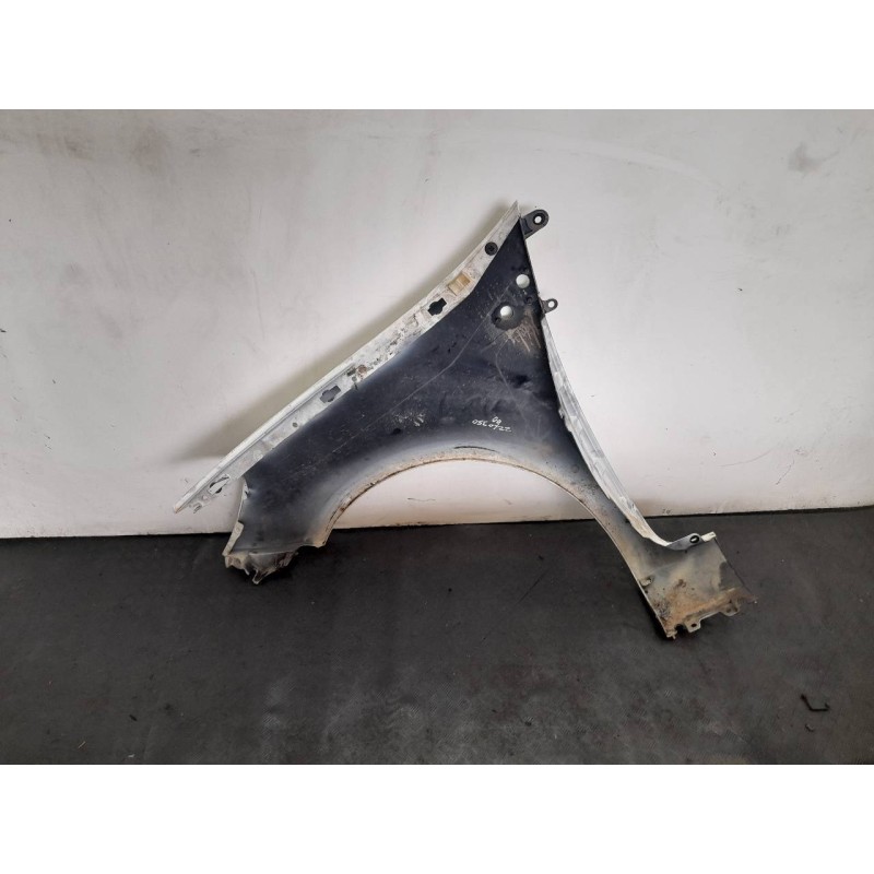 Recambio de aleta delantera derecha para renault clio iii pack dynamique referencia OEM IAM - Blanco 2