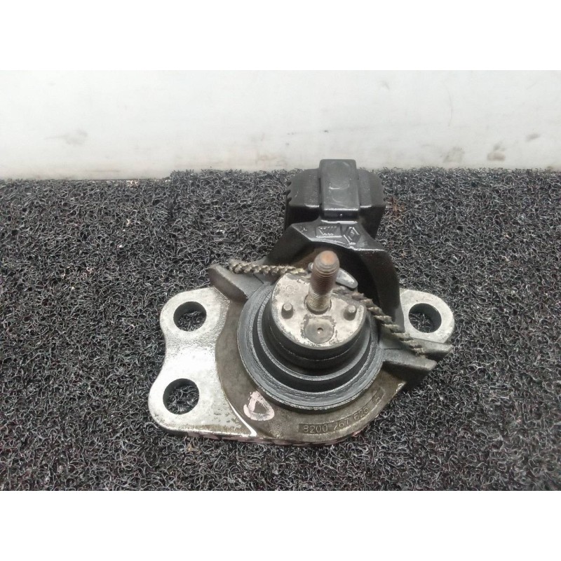 Recambio de soporte motor derecho para renault clio ii fase ii (b/cb0) 1.5 dci diesel referencia OEM IAM 8200267625A - Negro