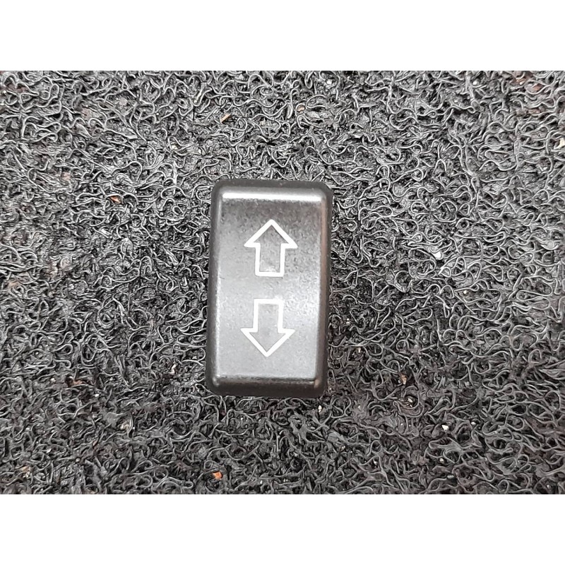 Recambio de mando elevalunas delantero izquierdo para renault 18 gts referencia OEM IAM   