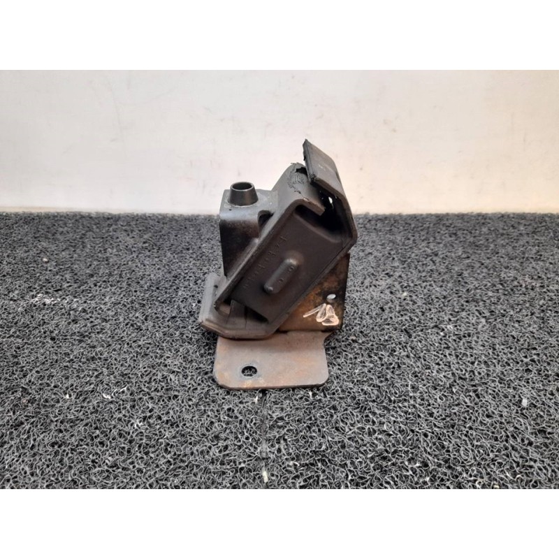 Recambio de soporte motor derecho para ssangyong rodius xdi referencia OEM IAM 2072021001 2072121001 