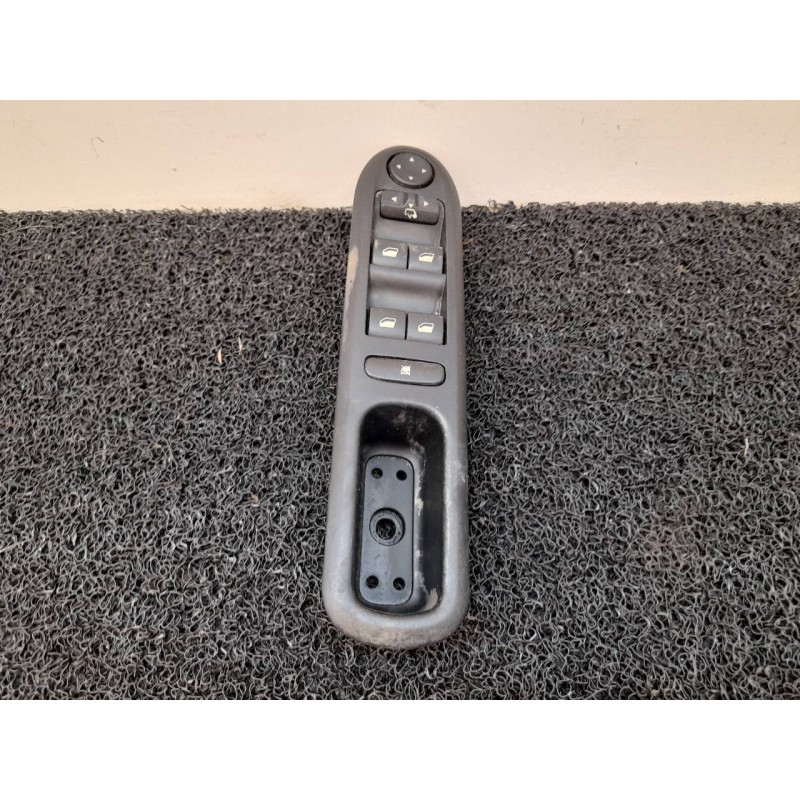 Recambio de mando elevalunas delantero izquierdo para peugeot 407 st sport pack referencia OEM IAM 96468704XT  