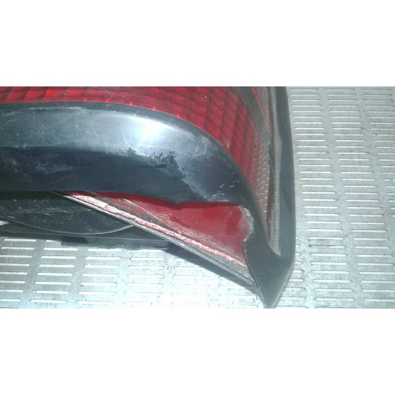 Recambio de piloto trasero derecho para ford orion 1.6 referencia OEM IAM - Rojo 2