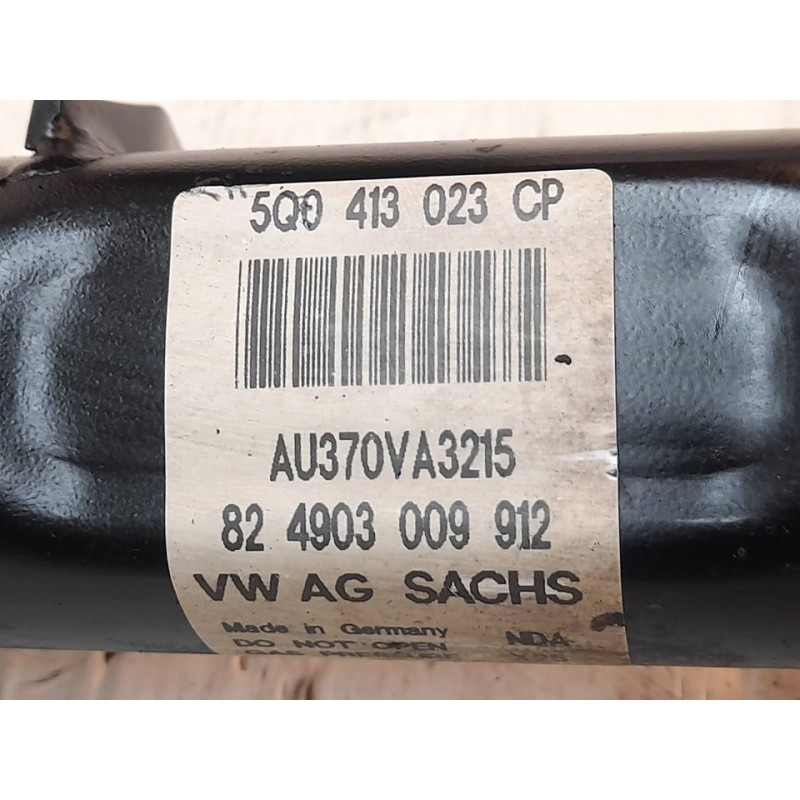 Recambio de amortiguador delantero derecho para audi a3 sportback (8va) attraction referencia OEM IAM 5Q0413023CP - Blanco 2