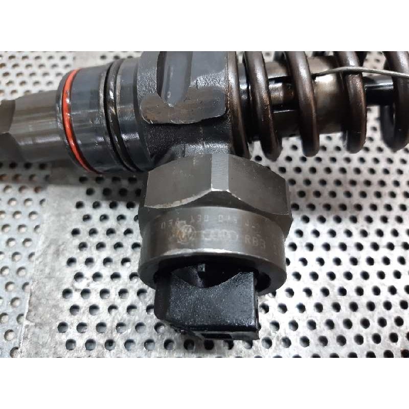 Recambio de inyector para volkswagen golf iv berlina (1j1) conceptline referencia OEM IAM 0414720015 038130073J BOSCH - Negro 3
