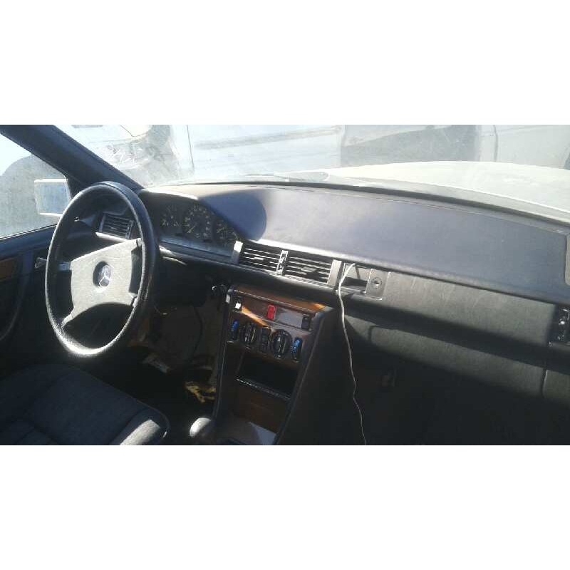 mercedes-benz clase e (w124) berlina del año 1989