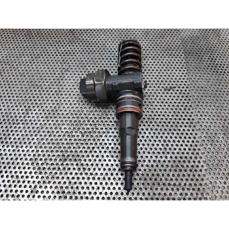 Recambio de inyector para volkswagen golf iv berlina (1j1) conceptline referencia OEM IAM 0414720015 038130073J BOSCH