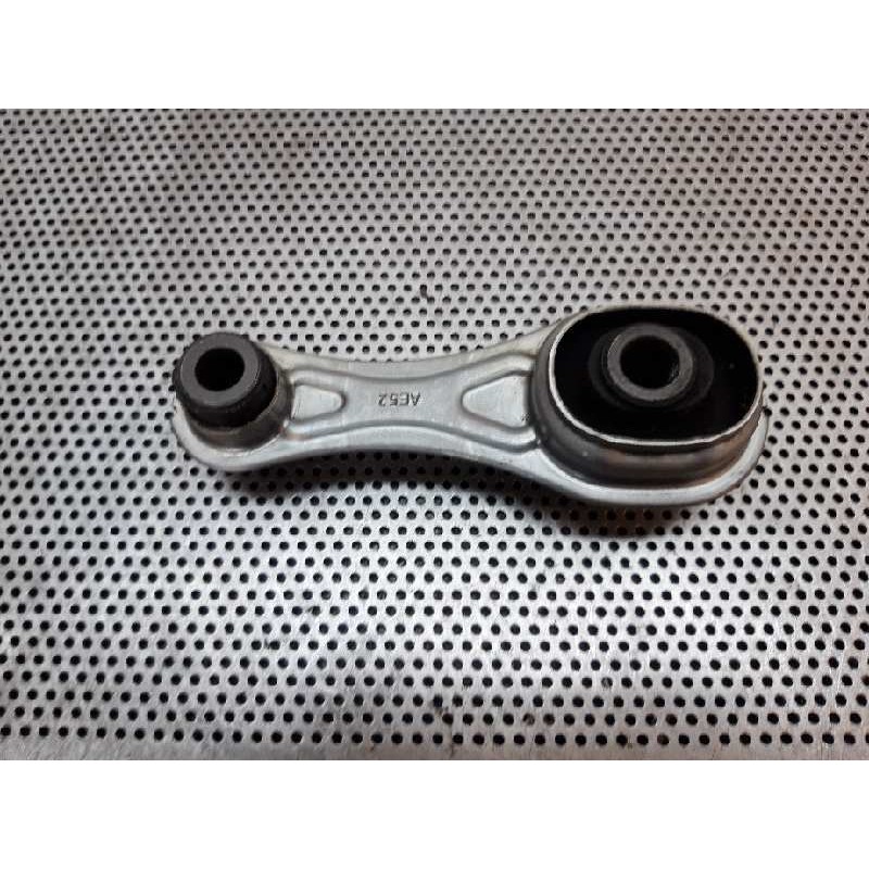 Recambio de soporte motor trasero para dacia duster ambiance 4x4 referencia OEM IAM 112385698R - Blanco 2