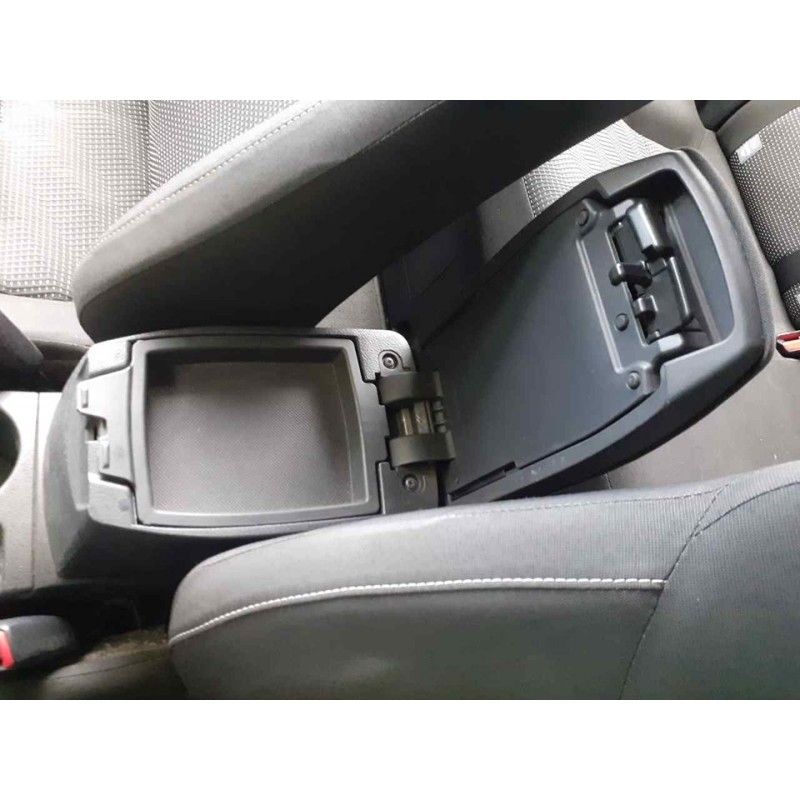 Recambio de apoyabrazos central para toyota auris hybrid active referencia OEM IAM - Negro 2