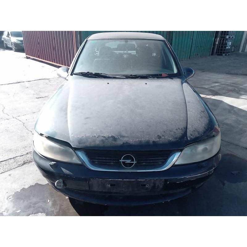 opel vectra b berlina del año 2000