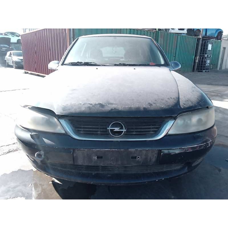 opel vectra b berlina del año 2000