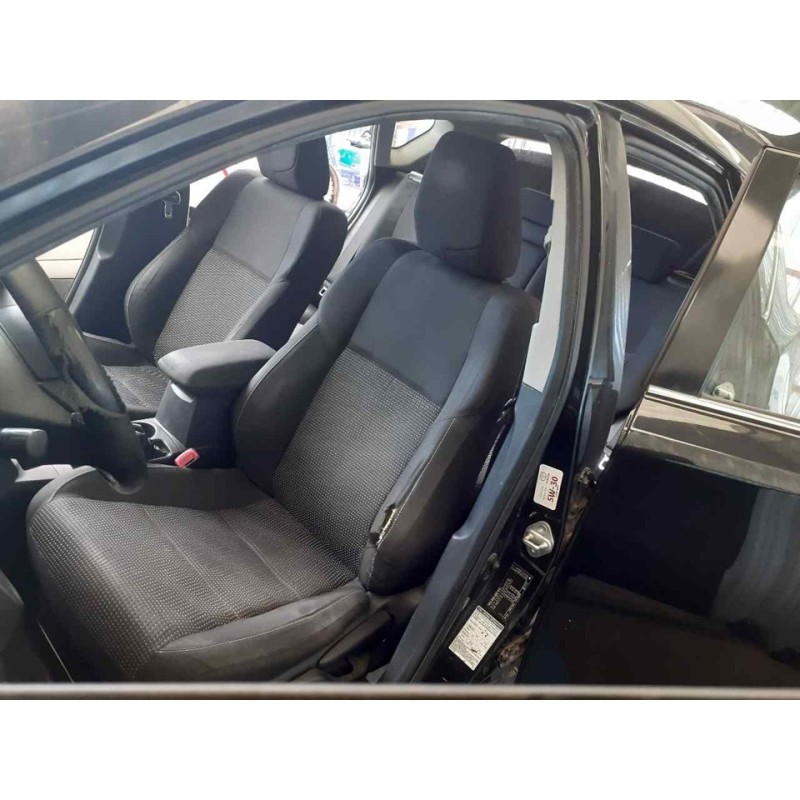 Recambio de asiento delantero izquierdo para toyota auris hybrid active referencia OEM IAM   