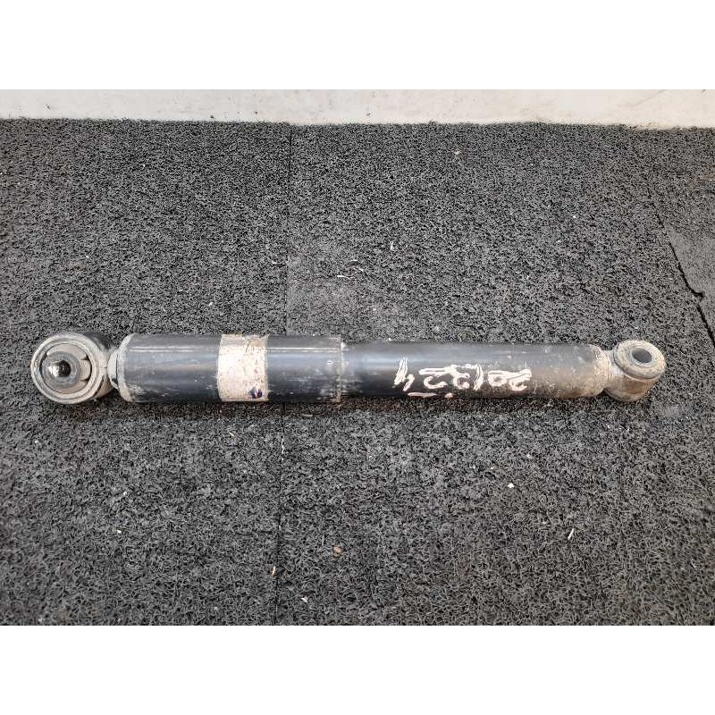 Recambio de amortiguador trasero izquierdo para opel combo (corsa c) familiar referencia OEM IAM   