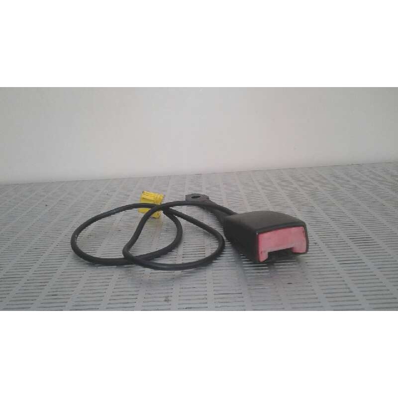 Recambio de enganche cinturon delantero izquierdo para mercedes-benz clase s (w220) berlina 500 (220.075) referencia OEM IAM 220