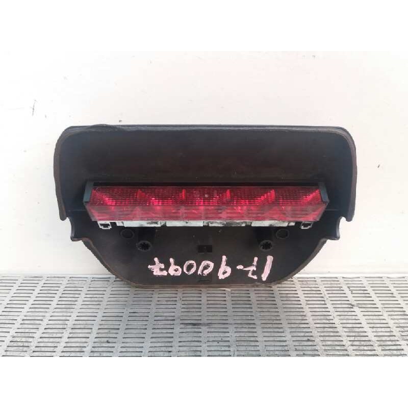 Recambio de luz central de freno para ford fiesta berlina 1.8 diesel cat referencia OEM IAM   