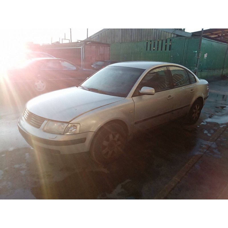 volkswagen passat berlina (3b2) del año 1999