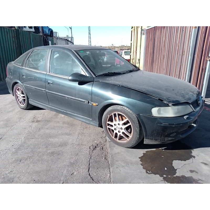opel vectra b berlina del año 2000