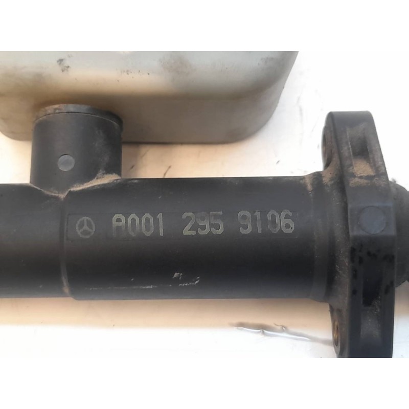 Recambio de bomba embrague para mercedes-benz atego 4.2d referencia OEM IAM A0012959106 - Blanco 3