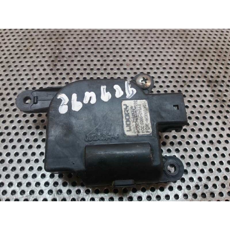 Recambio de motor apertura trampillas climatizador para hyundai i30 1.6 crdi cat referencia OEM IAM   