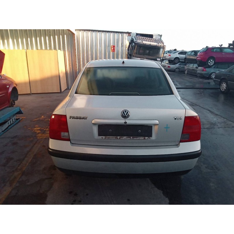 volkswagen passat berlina (3b2) del año 1999