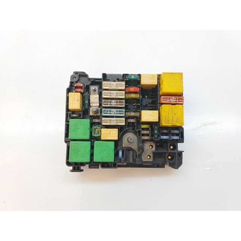 Recambio de caja reles / fusibles para peugeot 208 style referencia OEM IAM 9804848480 42503201 