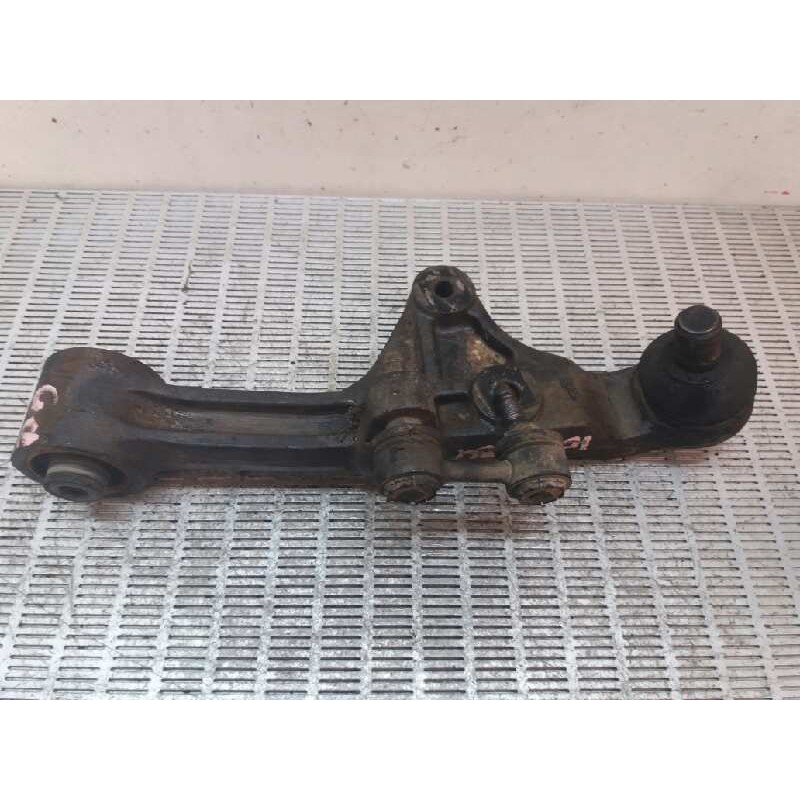 Recambio de brazo suspension inferior delantero izquierdo para kia carnival 2.9 turbodiesel cat referencia OEM IAM 3