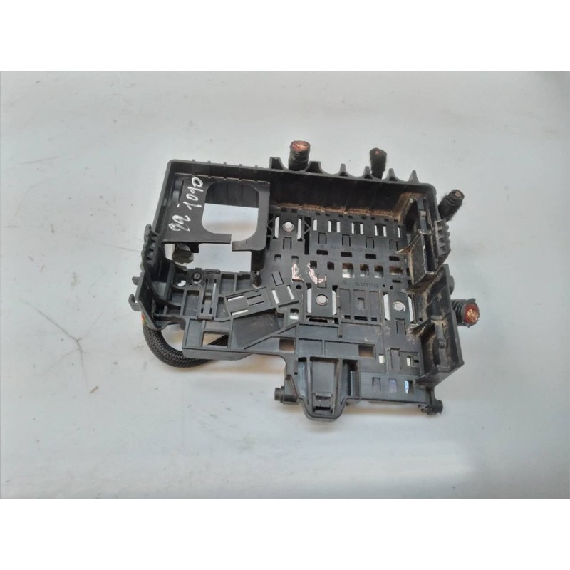 Recambio de caja reles / fusibles para opel corsa e business referencia OEM IAM 13491093 2
