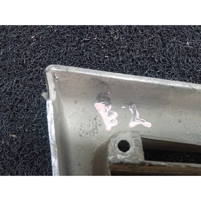 Recambio de rejilla delantera para chrysler voyager (es) 2.5 s referencia OEM IAM  92168 2