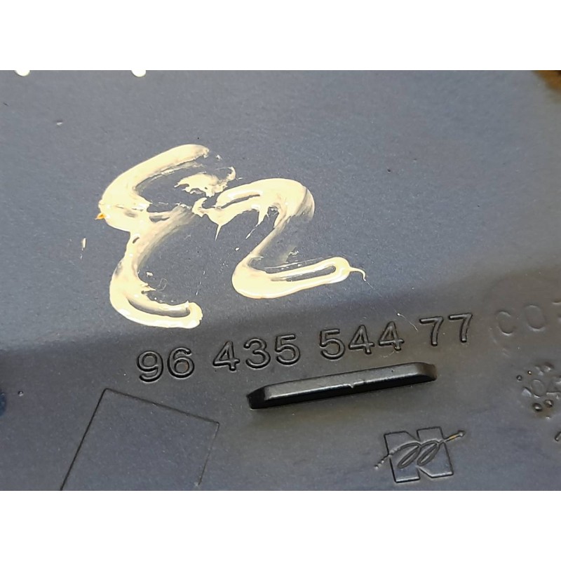 Recambio de tapa exterior combustible para peugeot 307 (s1) xr clim plus referencia OEM IAM 9643554477 4