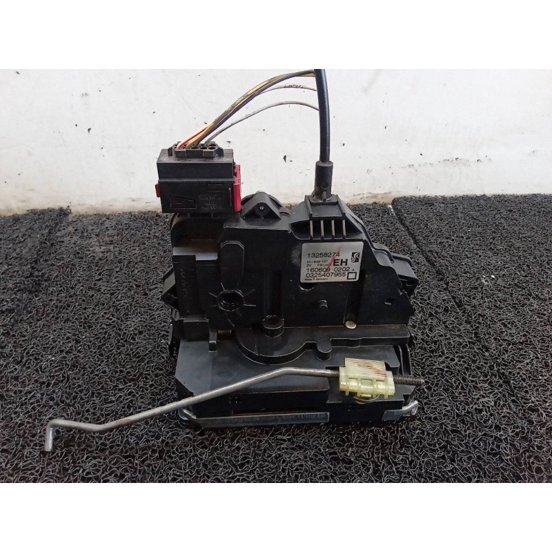 Recambio de cerradura puerta delantera derecha para opel corsa d cosmo referencia OEM IAM 13258274  
