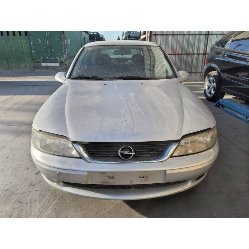 opel vectra b berlina del año 1999